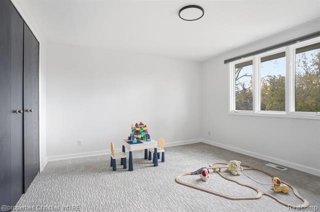 Builiding view twenty seven for 23460 Coventry Woods, Southfield, MI. 48034