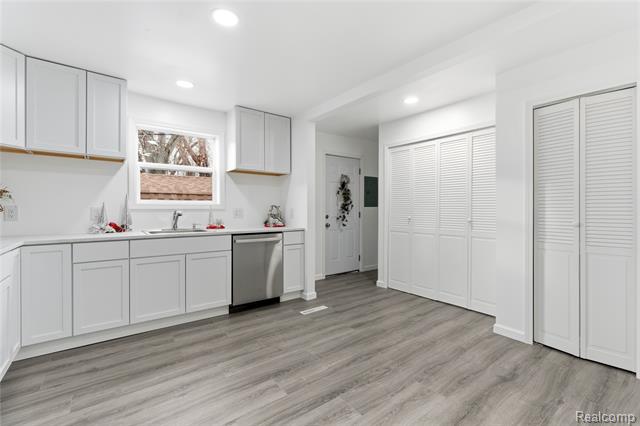 Builiding view ten for 6845 Monroe St, Monroe, MI. 48162