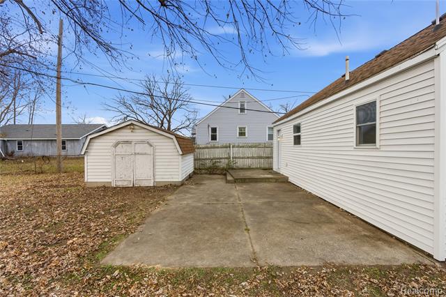 Builiding view twenty five for 6845 Monroe St, Monroe, MI. 48162