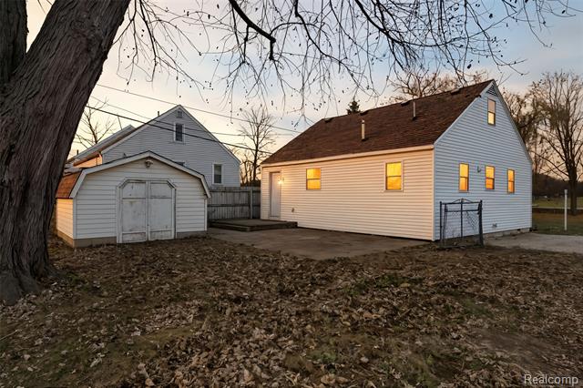 Builiding view twenty four for 6845 Monroe St, Monroe, MI. 48162