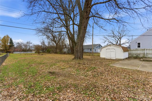 Builiding view twenty seven for 6845 Monroe St, Monroe, MI. 48162