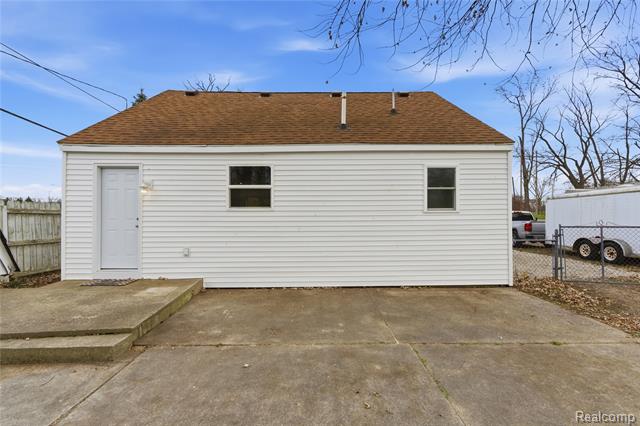 Builiding view twenty six for 6845 Monroe St, Monroe, MI. 48162