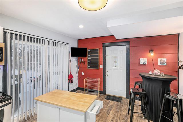 Builiding view eleven for 205 Moores River, Lansing, MI. 48910