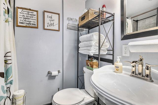 Builiding view fifteen for 205 Moores River, Lansing, MI. 48910