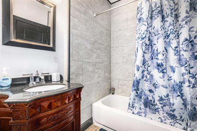 Builiding view twenty one for 205 Moores River, Lansing, MI. 48910