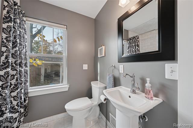 Builiding view thirteen for 221 N Altadena, Royal Oak, MI. 48067