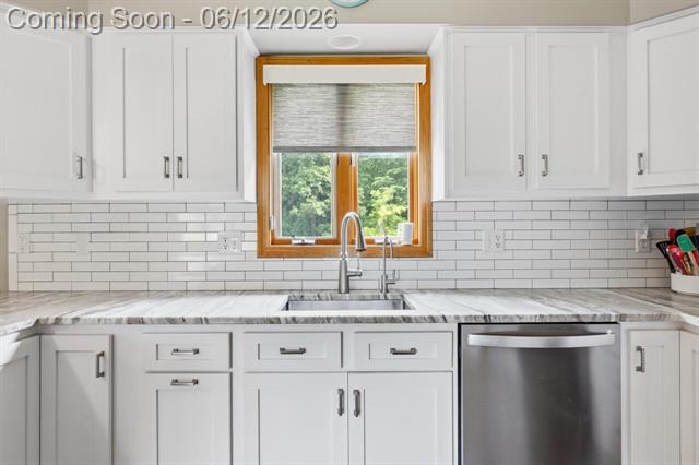 Builiding view eleven for 10862 Silver Lake, South Lyon, MI. 48178