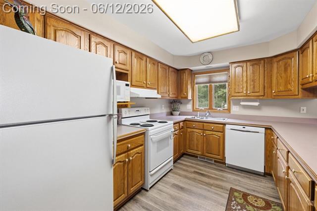 Builiding view thirty one for 10862 Silver Lake, South Lyon, MI. 48178