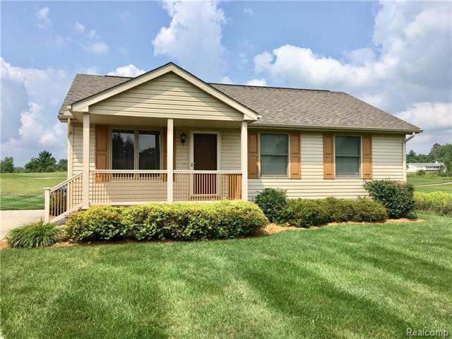 front view for 1566 Shaftsbury Court, Gladwin, Mi. 48624