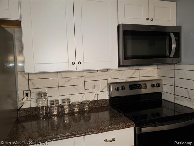 Builiding view ten for 38844 Golfview, Clinton Township, MI. 48038