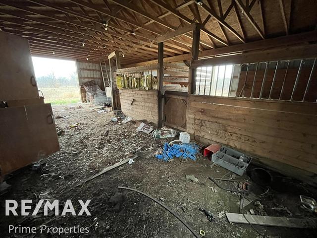 Builiding view thirty for 4121 Thom, Columbiaville, MI. 48421