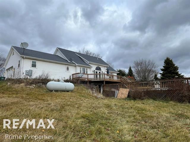 Builiding view three for 4121 Thom, Columbiaville, MI. 48421