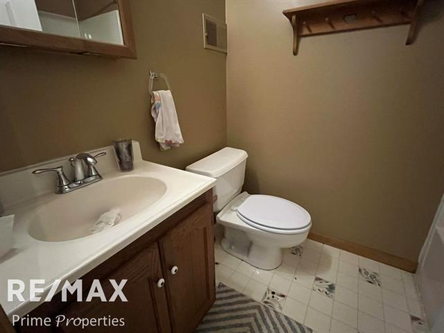 Builiding view twenty for 4121 Thom, Columbiaville, MI. 48421