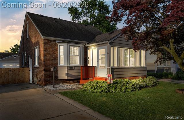 front view for 1009 Harvard Rd, Berkley, Mi. 48072