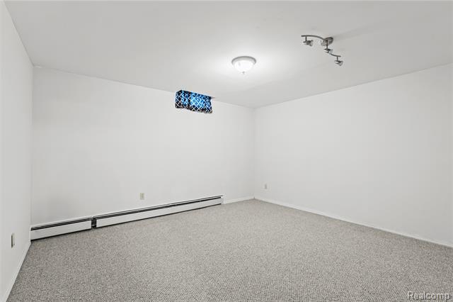 Builiding view nineteen for 62072 Yorktown, South Lyon, MI. 48178