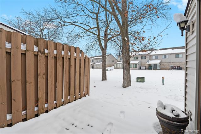 Builiding view twenty five for 62072 Yorktown, South Lyon, MI. 48178