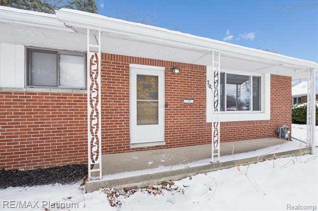 Builiding view one for 707 Briarwood, Fenton, MI. 48430