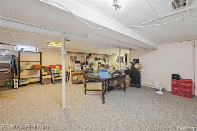 Builiding view seventeen for 707 Briarwood, Fenton, MI. 48430