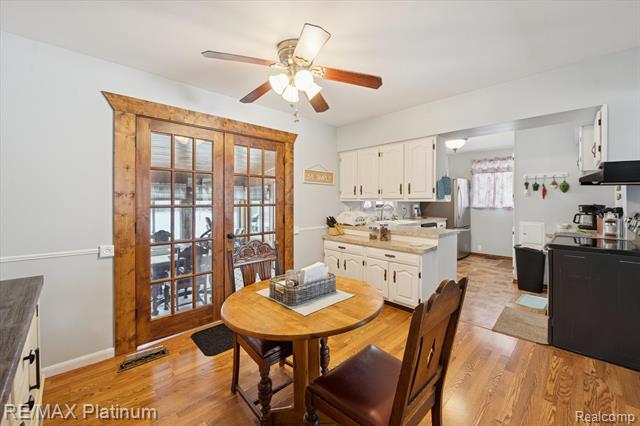 Builiding view three for 707 Briarwood, Fenton, MI. 48430