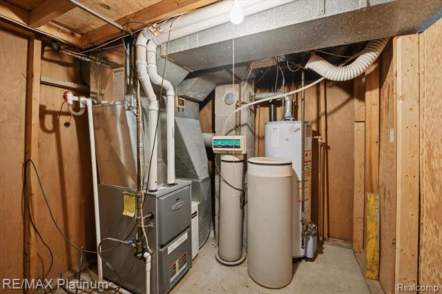 Builiding view twenty two for 707 Briarwood, Fenton, MI. 48430