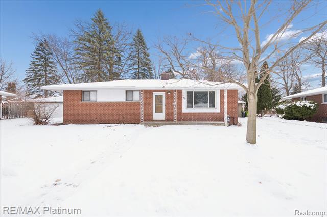 front view for 707 Briarwood, Fenton, Mi. 48430