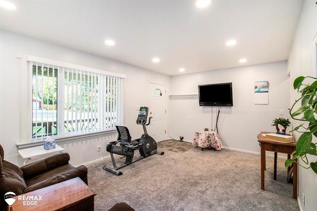 Builiding view two for 6175 Crabtree, Burton, MI. 48519