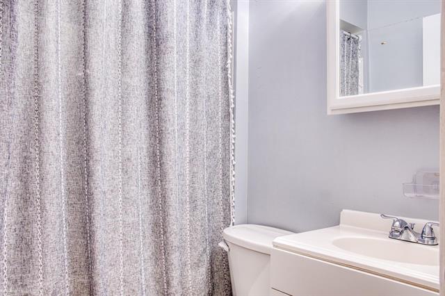 Builiding view fifteen for 1207 Broadway, Owosso, MI. 48867