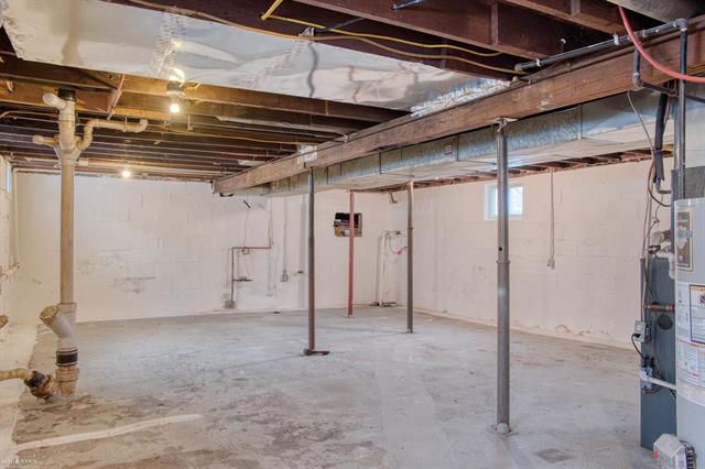 Builiding view nineteen for 1207 Broadway, Owosso, MI. 48867