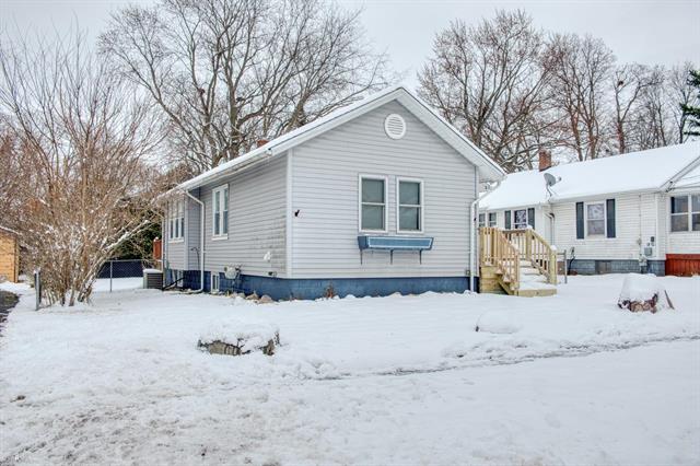 Builiding view twenty three for 1207 Broadway, Owosso, MI. 48867