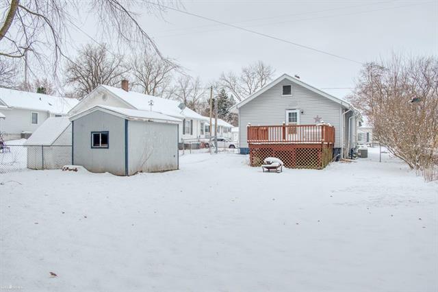 Builiding view twenty two for 1207 Broadway, Owosso, MI. 48867