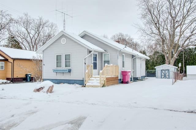 front view for 1207 Broadway Avenue, Owosso, Mi. 48867