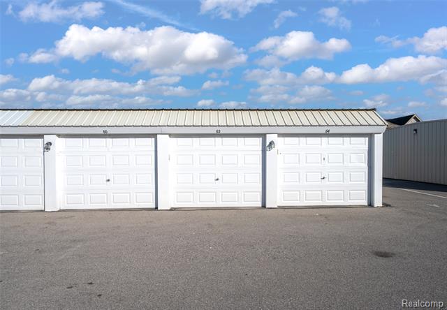 Builiding view thirty for 50461 Bay Run, New Baltimore, MI. 48047