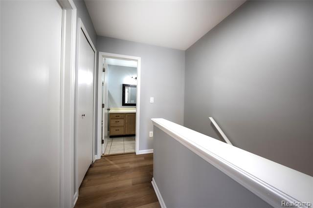 Builiding view twenty seven for 50461 Bay Run, New Baltimore, MI. 48047