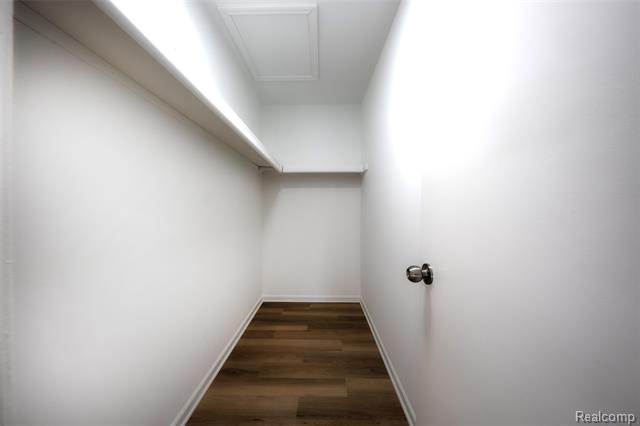 Builiding view twenty three for 50461 Bay Run, New Baltimore, MI. 48047