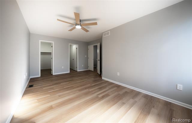 Builiding view twenty two for 50461 Bay Run, New Baltimore, MI. 48047