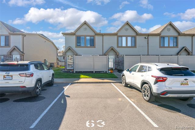 front view for 50461 Bay Runn , New Baltimore, Mi. 48047