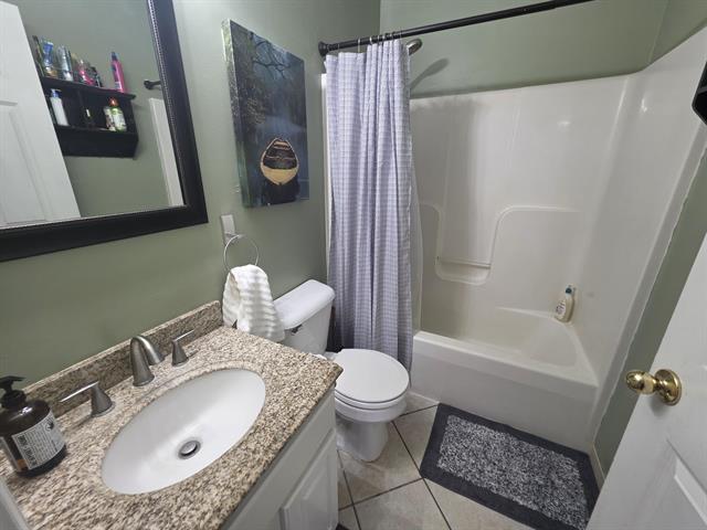 Builiding view six for 417 Maple, Webberville, MI. 48892