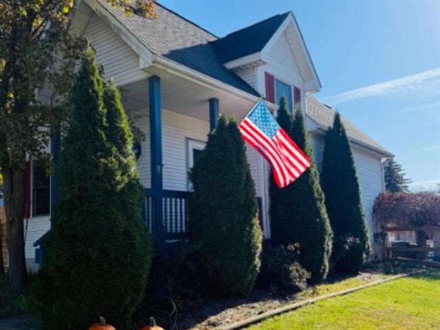 front view for 417 S Maple Street, Webberville, Mi. 48892