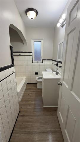 Builiding view eleven for 10370 Britain, Detroit, MI. 48224