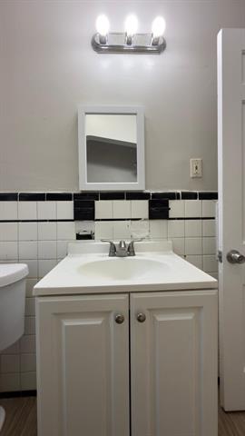 Builiding view thirteen for 10370 Britain, Detroit, MI. 48224