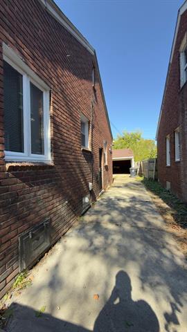 Builiding view two for 10370 Britain, Detroit, MI. 48224