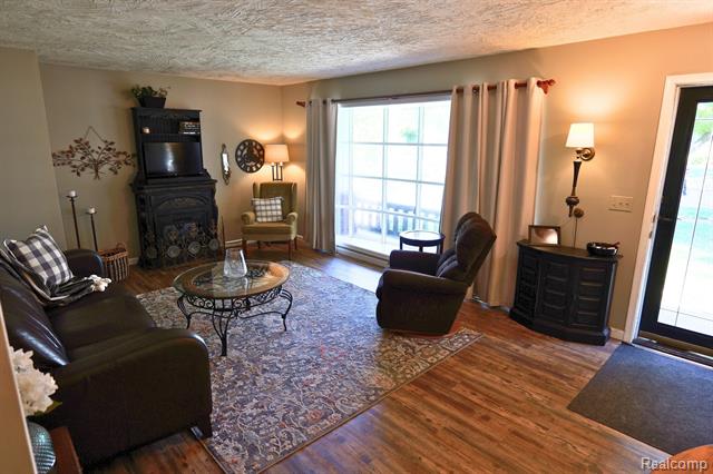 Builiding view three for 1227 Jackson, Lapeer, MI. 48446