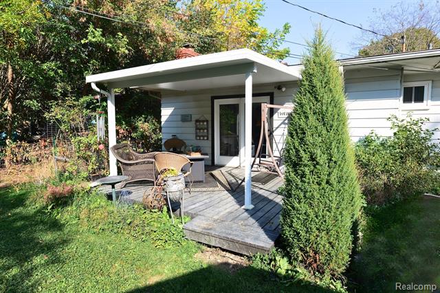 Builiding view twenty five for 1227 Jackson, Lapeer, MI. 48446