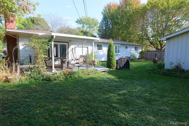 Builiding view twenty seven for 1227 Jackson, Lapeer, MI. 48446