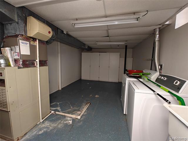 Builiding view eighteen for 3350 Heritage, Dearborn, MI. 48124