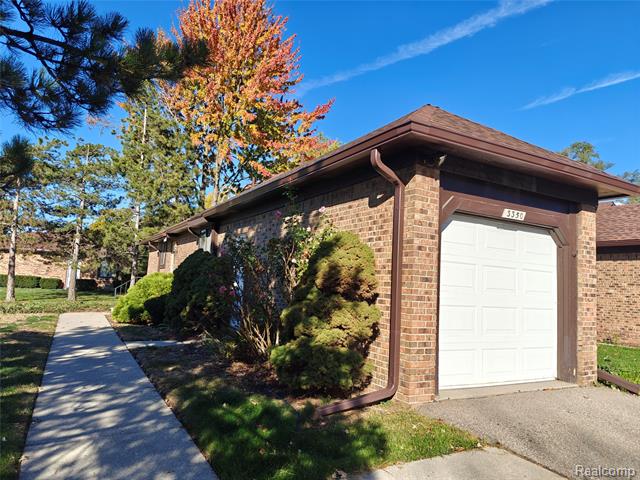 Builiding view one for 3350 Heritage, Dearborn, MI. 48124