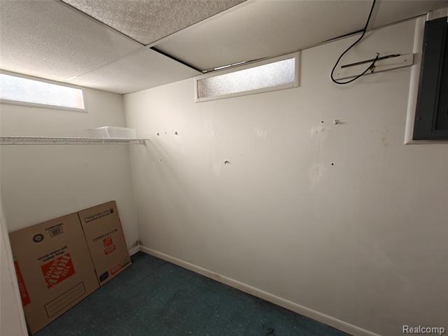 Builiding view seventeen for 3350 Heritage, Dearborn, MI. 48124