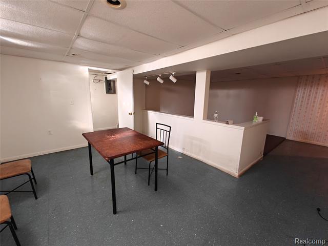 Builiding view sixteen for 3350 Heritage, Dearborn, MI. 48124