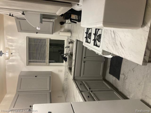 Builiding view four for 2026 Monteith, Flint, MI. 48504