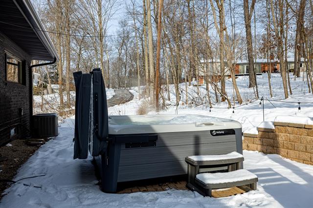 Builiding view fifty for 4120 Woodland, Ann Arbor, MI. 48103